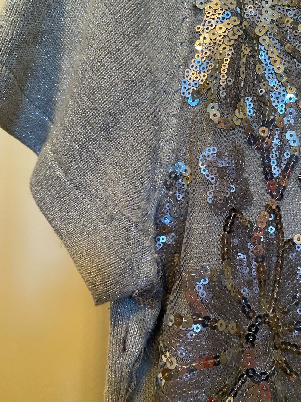 Joseph A Silver Sequin Floral Short Sleeve Scoop Neck Top - Picture 5 of 16
